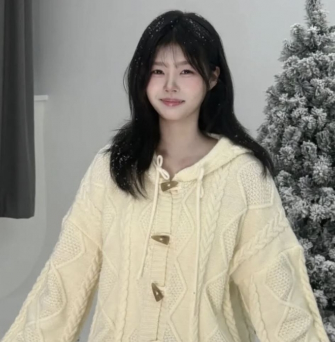 thumbnail - “아이돌 아냐?”...이동국 셋째 딸 설아, 12세 맞이 ‘아이돌급 미모’ 화제