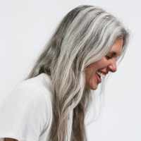 thumbnail - “왜 자꾸 흰머리가 나지?...의학 전문가가 밝힌 새치의 과학적 원인