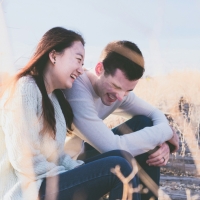 thumbnail - “이제 알았네” 말보다 솔직한 ‘이 신호’…몸짓이 말해주는 당신의 연애 상태