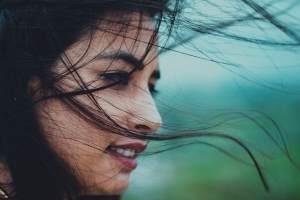 기사로 이동 - “연말 술자리 조심해야겠네”...‘이 한 잔’이 머리카락을 뺏는다…술과 탈모의 위험한 관계