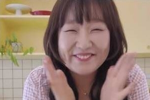 기사로 이동 - 이수지, 새 부캐 ‘에겐녀 뚜지’ 출근 브이로그 공개…163cm·48kg 홀쭉 비주얼 화제