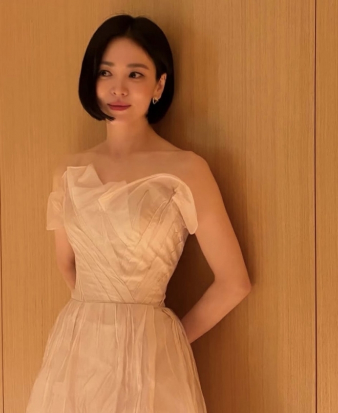 thumbnail - 특급 여배우의 아쉬운 고백! 송혜교, 청룡영화상 ‘레드카펫’에 못 선 ‘진짜 이유’ 공개!