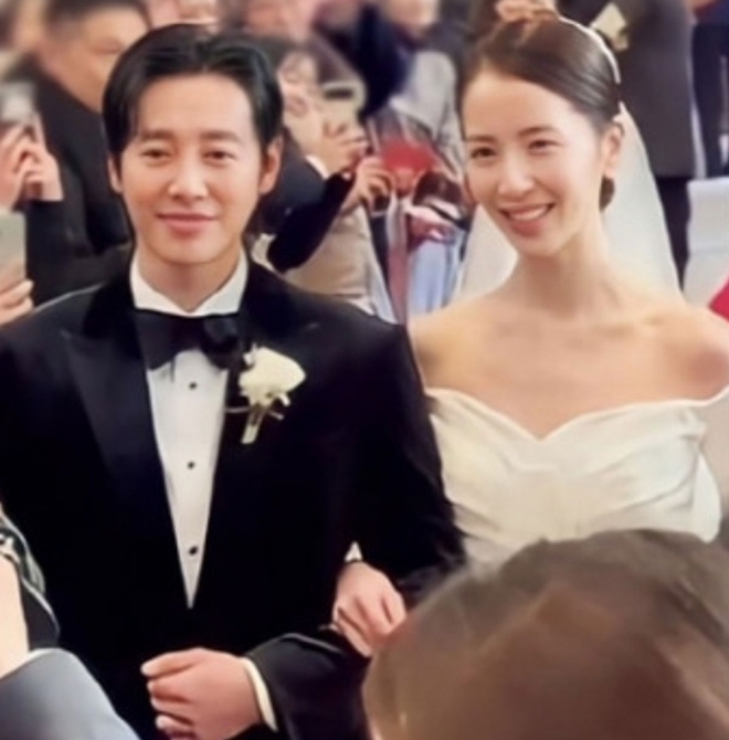 thumbnail - 김동욱 결혼 2년 만에 아빠 된다 SM 출신 아내 스텔라 내년 초 출산 겹경사