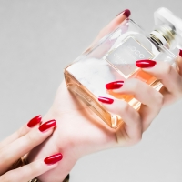 thumbnail - “왜 어떤 사람들은 향수를 싫어할까”...‘향수 두통’의 진짜 원인