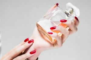 기사로 이동 - “왜 어떤 사람들은 향수를 싫어할까”...‘향수 두통’의 진짜 원인