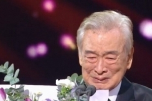 기사로 이동 - “평생 신세 많이 졌습니다”… 91세 국민배우, 마지막 남긴 한마디에 ‘오열’