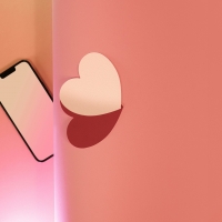 thumbnail - “진짜 남자친구보다 낫네”...이별 후 상처를 달래주는 ‘AI 남자친구’, 치유인가 회피인