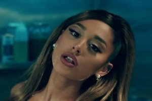 기사로 이동 - “실험실 표본처럼 살았다”… 10년간 시달린 ‘이 팝스타’의 작심 발언