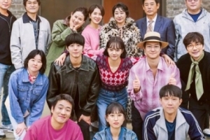 기사로 이동 - 혜리 옆자리 비었네… 10년 만에 뭉친 ‘응팔’, ‘이 사람’만 없었다