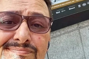 기사로 이동 - 부모님 집 고쳐주다 이게 무슨… 넷플릭스 휩쓴 배우, 비극적 최후