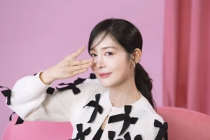 기사로 이동 - 핑클 여신 성유리, ‘복귀의 발판’ GS샵 홈쇼핑 전격 하차! 남편 안성현 ‘옥바라지 끝’ 이후 7개월 만의 행보