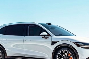 기사로 이동 - 포르쉐 닮았네… 볼보 심장 품은 ‘이 전기차’, 드디어 한국 온다