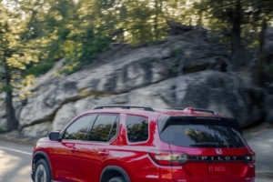 기사로 이동 - “귀가 먹먹할 정도로 조용해”… 싼타페 긴장시킨 혼다의 ‘이 SUV’