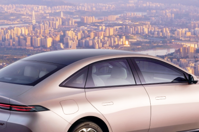 thumbnail - 연비 180km에 2천만원대?… 현대·기아 긴장시킨 ‘이 차’