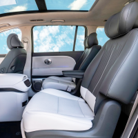 thumbnail - “요즘 누가 세단 타요?”… 도로가 ‘이 차’ 천국이 된 진짜 이유