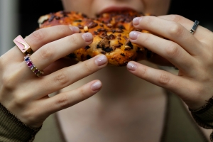 기사로 이동 - 당신의 피부가 좋아지는 ‘진짜 이유’...피부 타입별로 달라지는 음식 섭취법은?