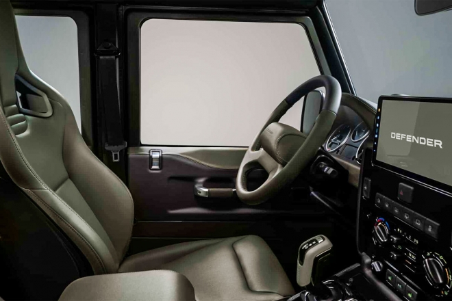 thumbnail - 3억 넘어도 아빠들 줄 선다... 10년 만에 부활한 전설의 ‘이 차’