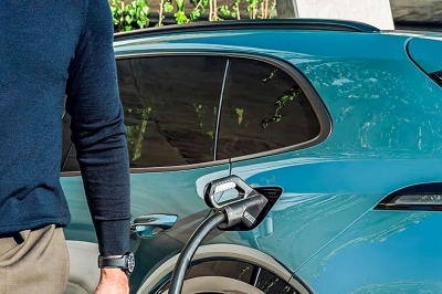 thumbnail - 결국 두 손 들었다… 포르쉐마저 무너뜨린 중국의 ‘이것’