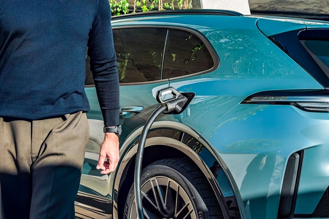 thumbnail - 결국 두 손 들었다… 포르쉐마저 무너뜨린 중국의 ‘이것’