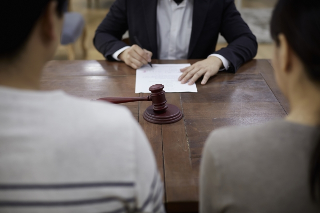 thumbnail - “자세 똑같아 싫다”… 암 투병 아내에게 ‘이것’ 강요한 남편의 소름돋는 조건