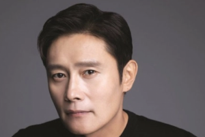 기사로 이동 - 국경 넘어 전율케 했다… 美 뉴욕타임스가 극찬한 ‘이 배우’