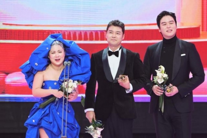 thumbnail - 팬들 그렇게 기다렸는데… 전현무마저 등 돌린 ‘이 방송’의 충격 결말