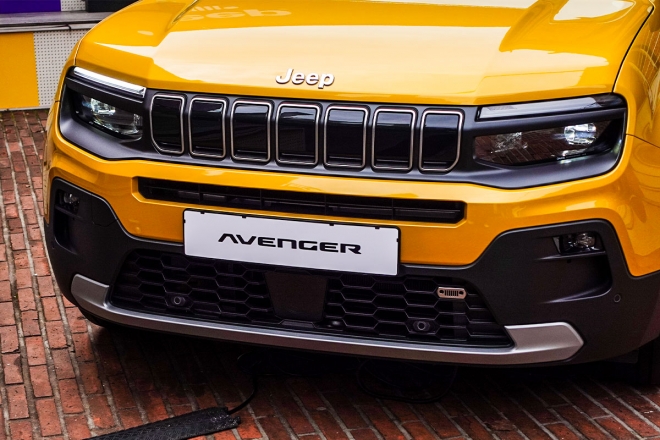 thumbnail - 전기차 실패는 잊어라… 4륜구동 달고 돌아온 지프의 ‘이 차’