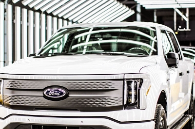 thumbnail - 결국 백기 들었다… 28조 날리고 포기 선언한 ‘이 차’