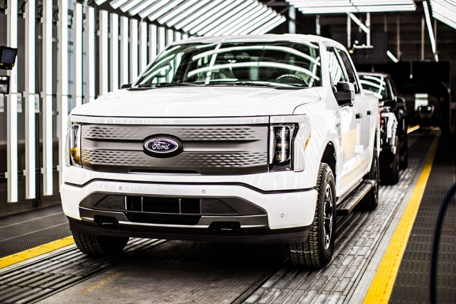 thumbnail - 결국 백기 들었다… 28조 날리고 포기 선언한 ‘이 차’