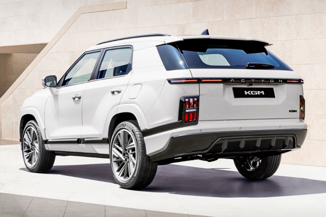 thumbnail - “내년에 사면 1800만원 손해”… 연말 ‘이 차’ 안사면 땅을 치고 후회