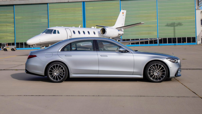 thumbnail - “G90·7시리즈 다 타봤는데”… 결국 회장님들이 ‘이 차’만 고집하는 이유