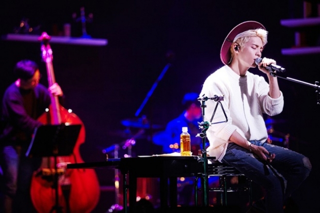 thumbnail - 하늘의 별이 된 지 8년… 샤이니 멤버들이 여전히 그리워하는 ‘이 사람’