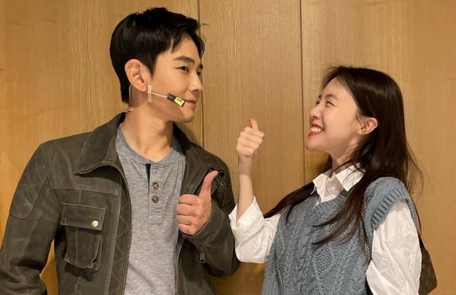 thumbnail - 드라마가 현실이 됐다… 8년 만에 결혼한 ‘이 커플’의 달달한 근황