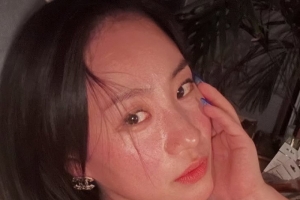 기사로 이동 - “오른쪽이 마비되고 눈도 안 보여”… 조현아, ‘이 사람’과 싸운 뒤 생긴 일