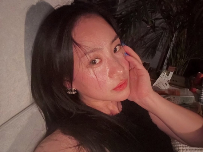 thumbnail - “오른쪽이 마비되고 눈도 안 보여”… 조현아, ‘이 사람’과 싸운 뒤 생긴 일