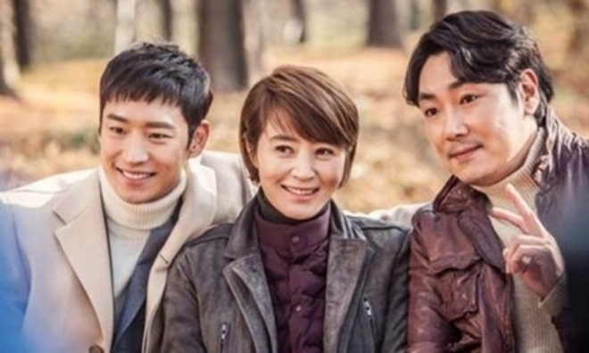 thumbnail - 10년을 기다렸는데 날벼락… 조진웅 은퇴 선언에 ‘이 작품’ 어쩌나