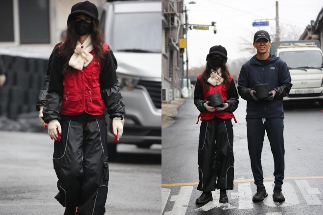 thumbnail - “땀 나도 행복해요”…얼굴 꽁꽁 가리고 나타난 ‘이 걸그룹’ 멤버 정체