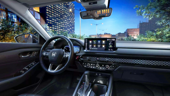 thumbnail - “그랜저 계약 잠깐만”… 아빠들 마음 뒤흔든 역대급 ‘이 세단’