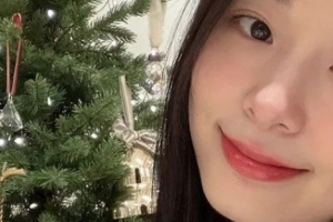 기사로 이동 - 은퇴해도 여전한 미모… 85억 신혼집서 포착된 ‘이 사람’ 근황