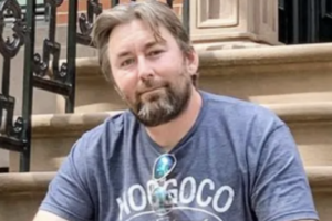 기사로 이동 - 하루 전까지 영상 올렸는데…유명 여행 유튜버, 자택서 숨진 채 발견