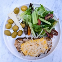 thumbnail - “요즘 우울감 잦다면 당장 바꿔라”...우리를 행복하게 하는 음식은 바로 ‘이것’