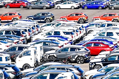 thumbnail - 환율 1500원 턱밑까지… 현대차 웃을 때 ‘이 업계’는 피눈물