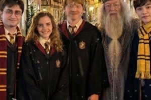 기사로 이동 - 20년째 의심받더니… 결국 ‘호그와트 동문’ 만난 이 사람