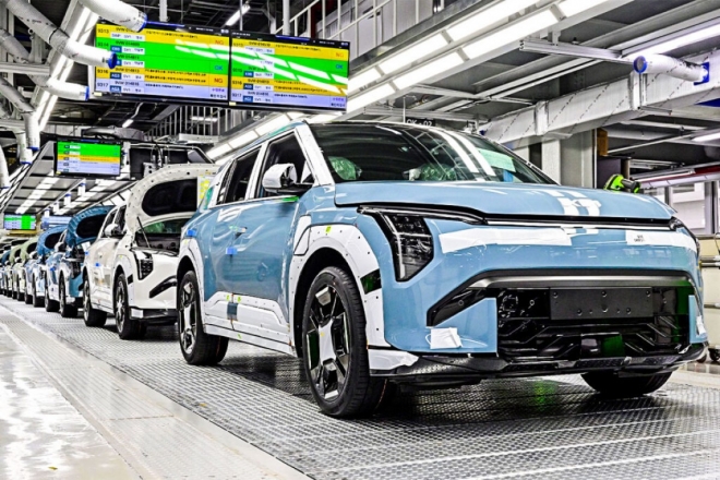 thumbnail - 내연기관 수명 연장됐다… 현대차가 돌연 생산 늘린 ‘이 자동차’