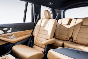 기사로 이동 - 2,300만 원 역대급 할인, S클래스급 ‘회장님 차’의 반란