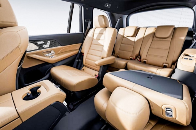 thumbnail - 2,300만 원 역대급 할인, S클래스급 ‘회장님 차’의 반란