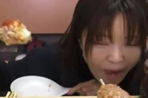 기사로 이동 - “수년간 믿고 봤는데…” 85만 팬들 경악시킨 먹방 유튜버의 ‘이 장면’