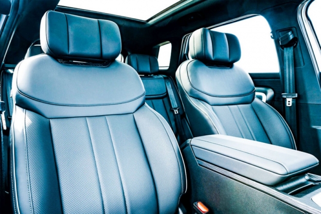 thumbnail - “이보크 그냥 빼다 박았네”… 랜드로버 오너들 뒷목 잡게 할 ‘이 SUV’