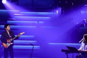 기사로 이동 - “둘째 임신한 아내가 왜 거기서 나와”… 조정석 콘서트 뒤집어놓은 ‘이 사람’