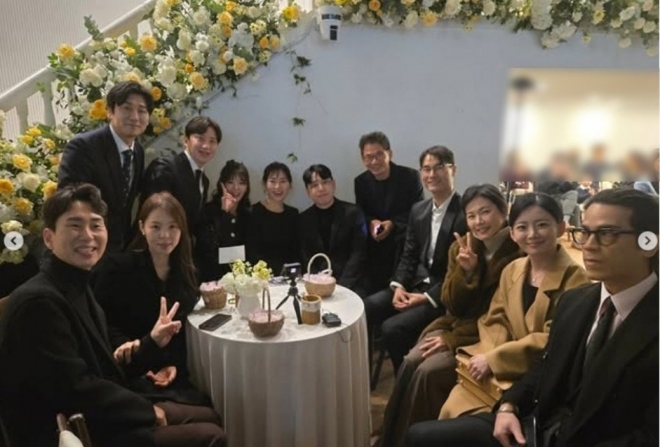 thumbnail - “초대도 안 했어요”…‘나는솔로’ 최종커플, 결혼식 불참한 그녀의 충격 고백